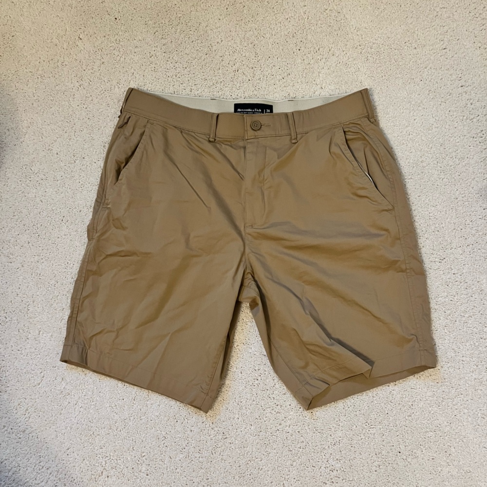 LIKE NEW Men’s Abercrombie and Fitch Chino Short 34